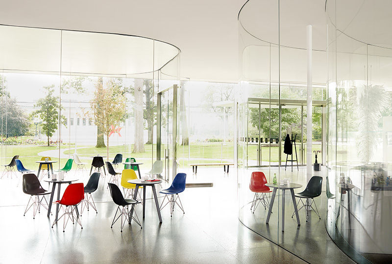 Ghế nhựa Eames